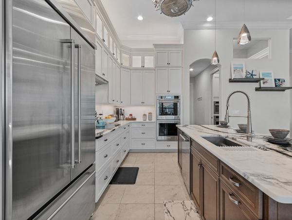 Luxurious Waterfront Retreat - 4 Bedroom Vacation Rental in Cape Coral